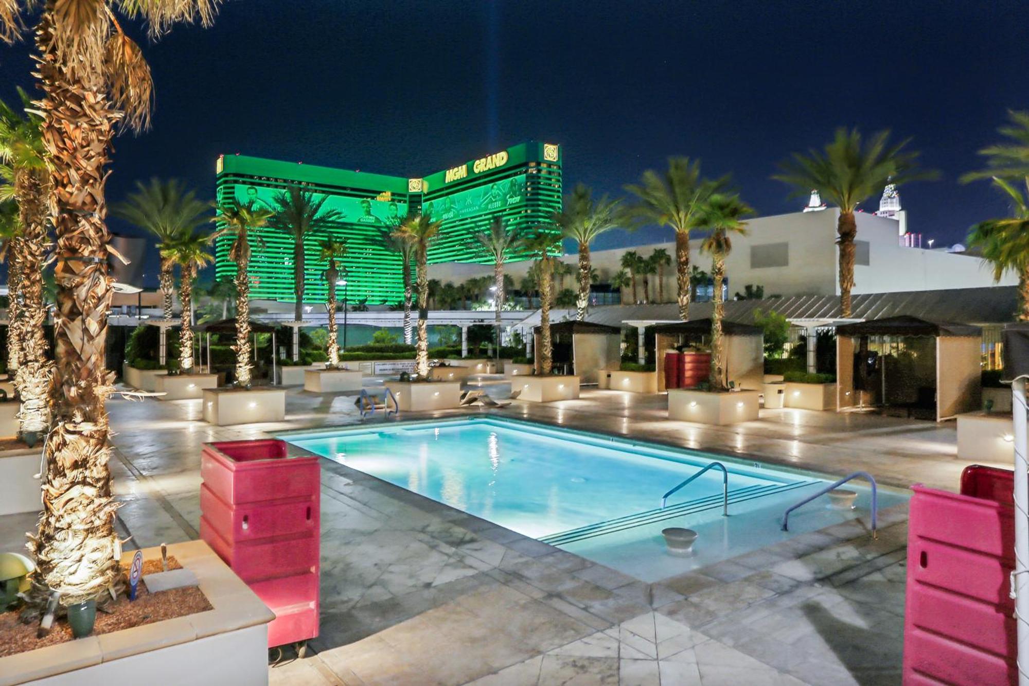 Mgm Signature Deluxe Balcony Strip View Suite Las Vegas Luaran gambar