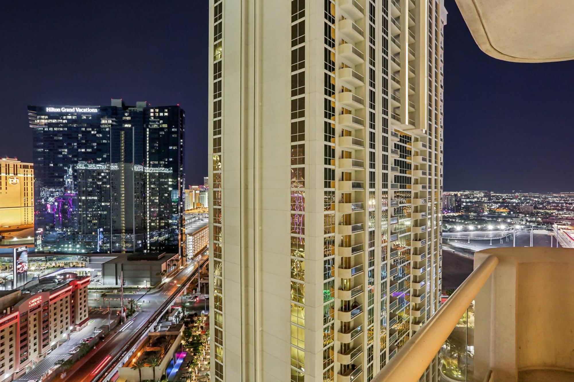 Mgm Signature Deluxe Balcony Strip View Suite Las Vegas Luaran gambar