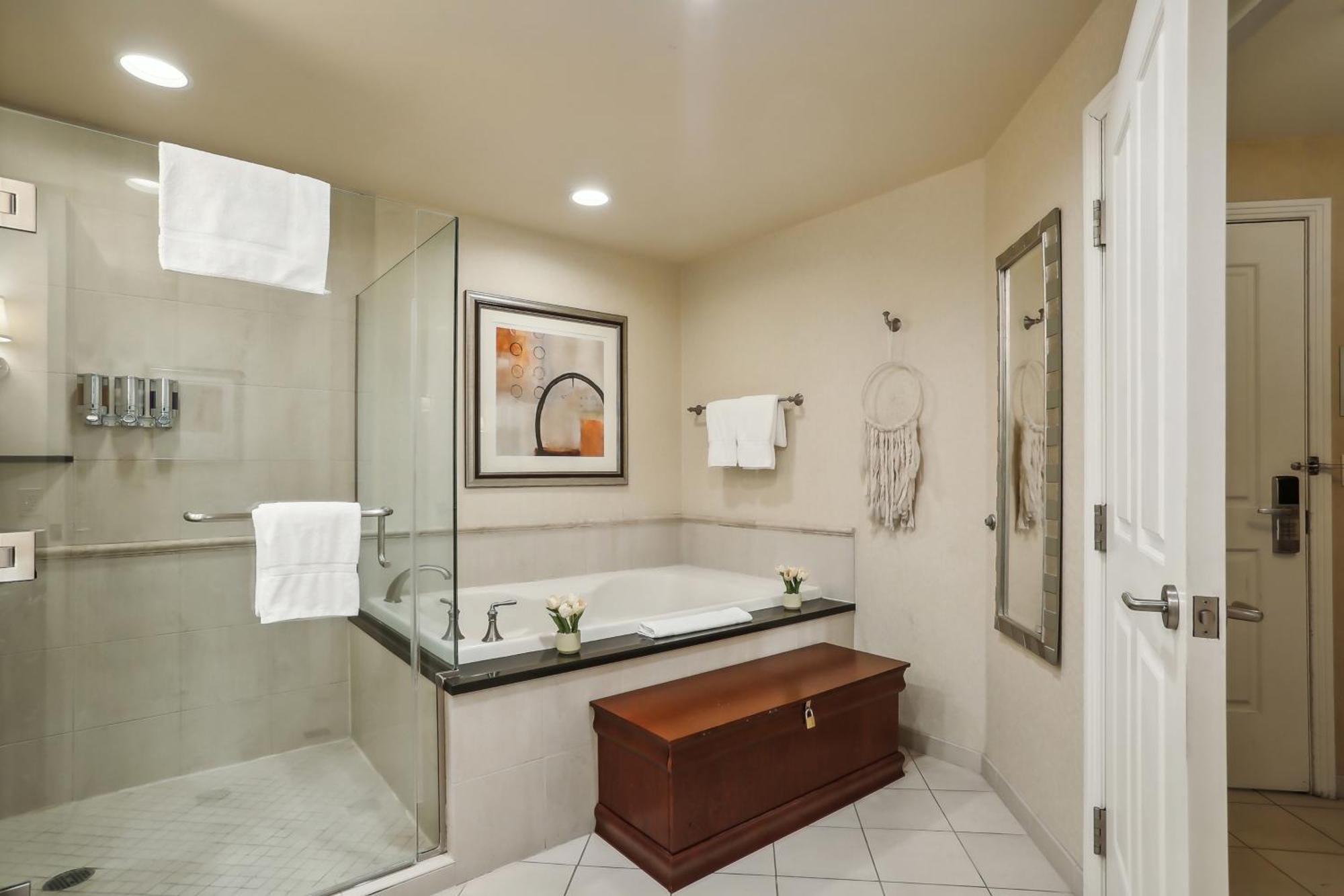 Mgm Signature Deluxe Balcony Strip View Suite Las Vegas Luaran gambar